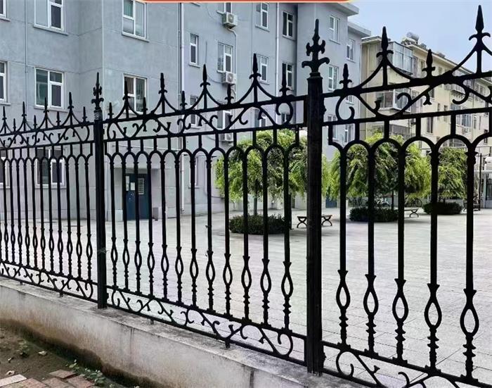 山東鑄鐵護(hù)欄案例