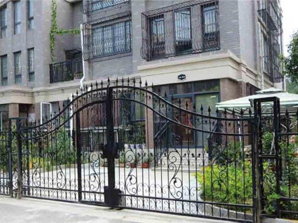 山東鐵藝大門(mén)案例